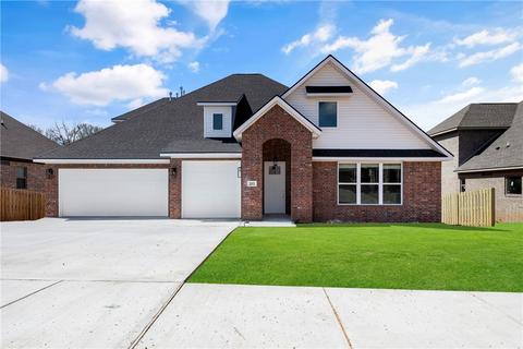 203 NW Highland Rd, Bentonville, AR 72712