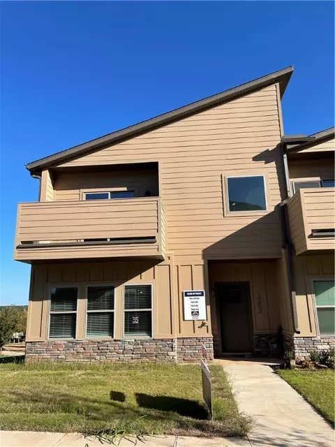 2252 Million Ln, Fayetteville, AR 72704