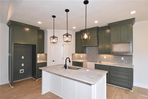 650 Harbison St, Bentonville, AR 72712
