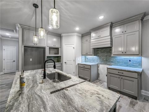 4 Shifnal Ln, Bella Vista, AR 72714