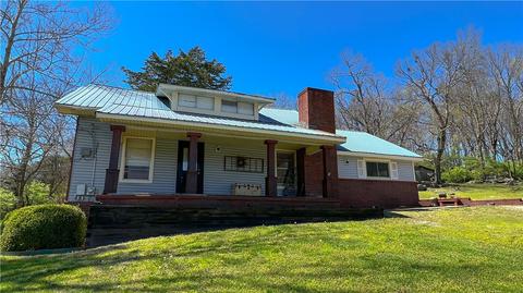 438 Phillips St, West Fork, AR 72774