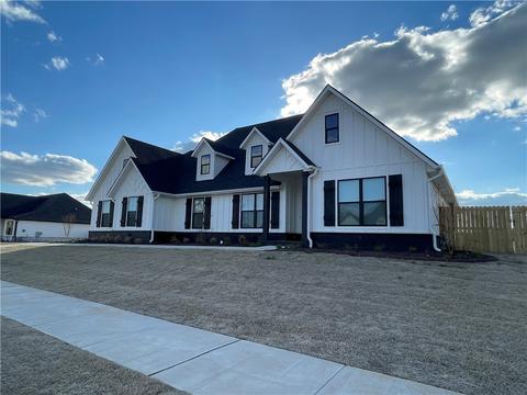 545 Briarwood Ln, Farmington, AR 72730