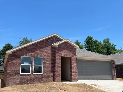 909 W Sonoma St, Rogers, AR 72758