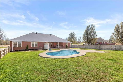 3412 Grapevine Dr, Springdale, AR 72762