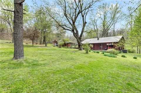 15389 Draper Rd, Fayetteville, AR 72704