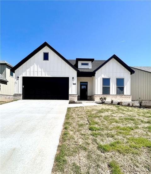 1120 Bootleg Rd, Centerton, AR 72719