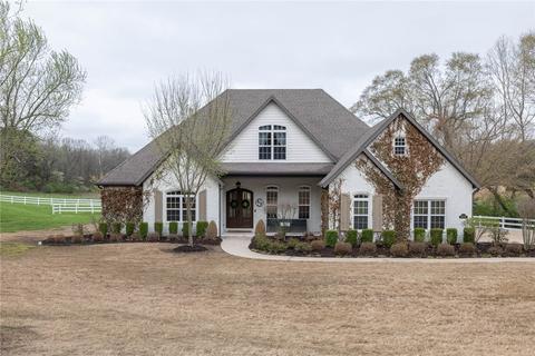 2835 N Altus Dr, Fayetteville, AR 72703