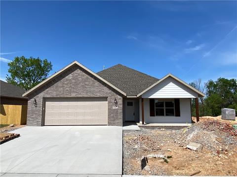 1031 Riverside Dr, Centerton, AR 72719