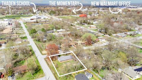202 SE 12th St, Bentonville, AR 72712