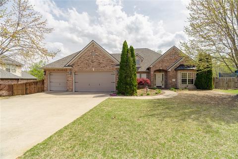 2149 Gas Light Cv, Springdale, AR 72762