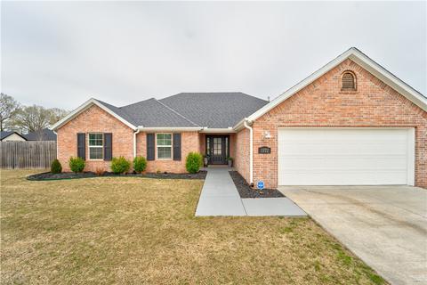 1572 Bayberry Ave, Fayetteville, AR 72701