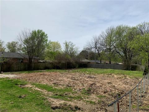 602 Old Missouri Rd, Springdale, AR 72764