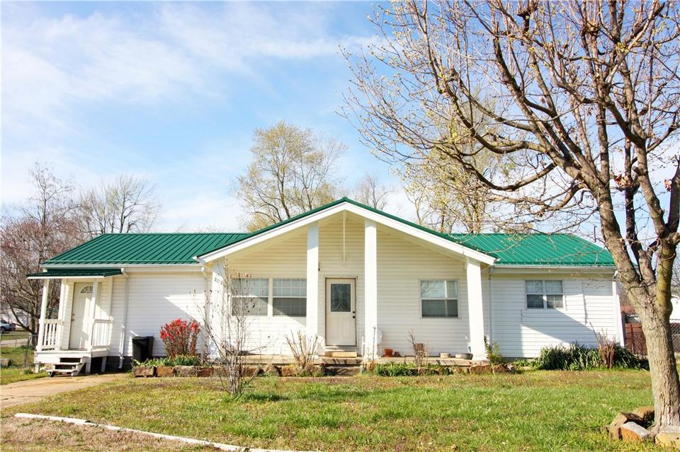 202 E 6th St, Green Forest, AR 72638 7 Photos Movoto