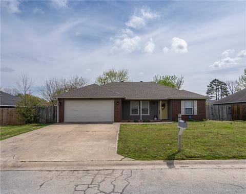 1477 N Hefton Ct, Siloam Springs, AR 72761