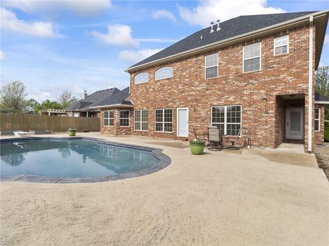 711 SW Brighton Dr, Bentonville, AR 72712