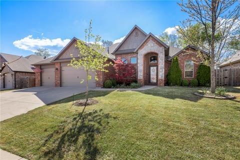 704 SEaton St, Bentonville, AR 72712
