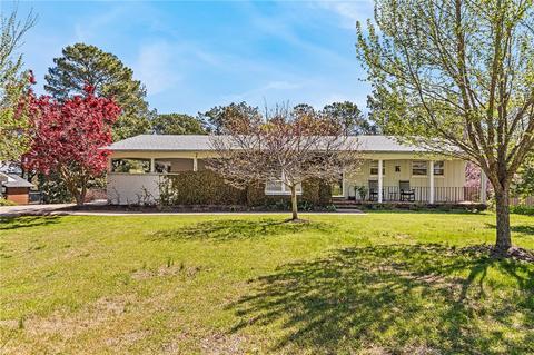 940 Sunset Dr, Fayetteville, AR 72701