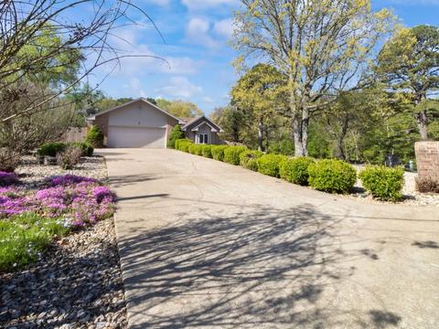2 Cambria Dr, Bella Vista, AR 72715