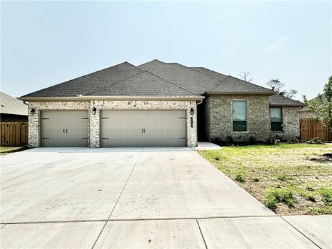 2008 Decker Rd, Pea Ridge, AR 72751