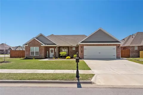1801 Seabolt St, Pea Ridge, AR 72751