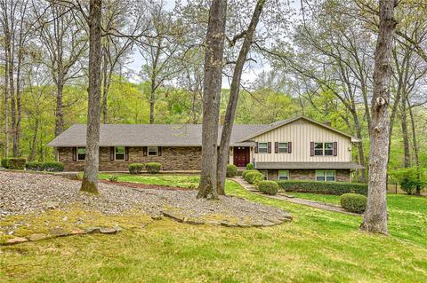 83 W Yocum Rd, Rogers, AR 72756