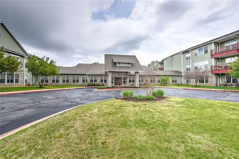 1 Highlands Crossing Dr #215, Bella Vista, AR 72715