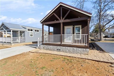 1813 S H St, Rogers, AR 72756