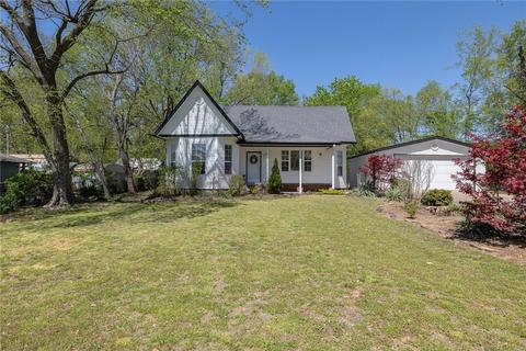 204 E Graham St, Prairie Grove, AR 72753