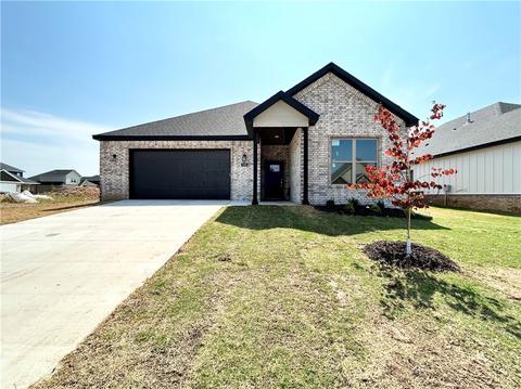 1040 Bootleg Rd, Centerton, AR 72719