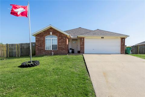1061 Maplewood Dr, Centerton, AR 72719