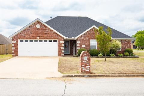 907 Grant Ave, Prairie Grove, AR 72753