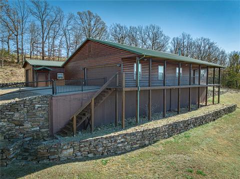 826 Cr 2118, Huntsville, AR 72740