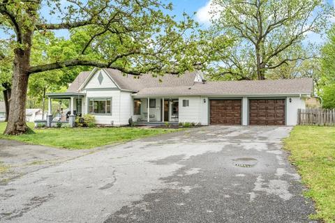 809 N Madison St, Siloam Springs, AR 72761