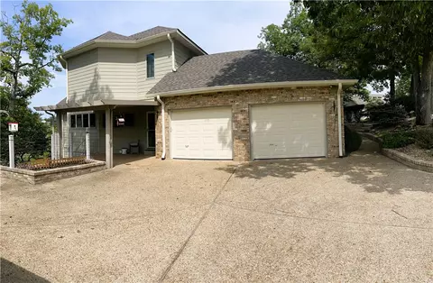 11 Fairway Dr, Holiday Island, AR 72631
