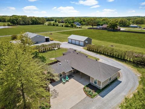 17171 Gary Turner Rd, Siloam Springs, AR 72761