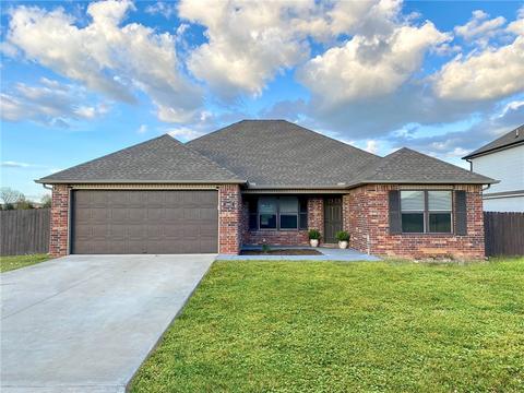 1002 Macy Ln, Elkins, AR 72727