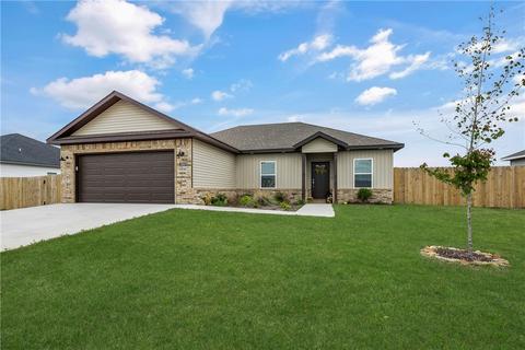 369 N Wyandotte St, Farmington, AR 72730