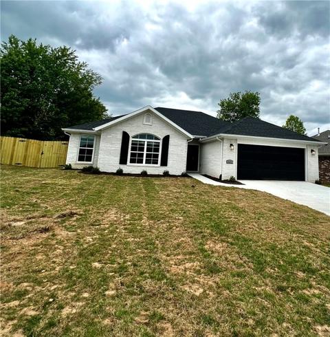 1832 D St, Rogers, AR 72756 photo 4