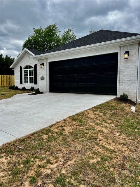 1832 D St, Rogers, AR 72756 photo 3