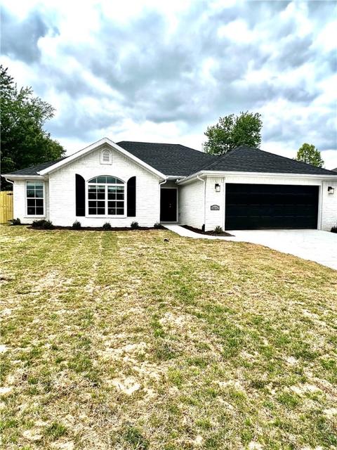 1832 D St, Rogers, AR 72756 photo 2