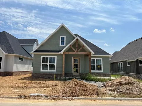 6813 Somerset Pl, Springdale, AR 72762