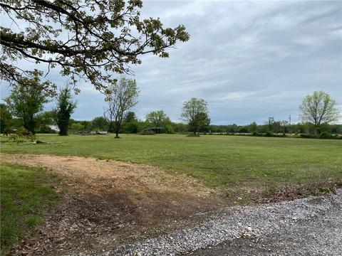 000 Shady Grove Ln, Gentry, AR 72734