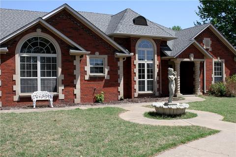 11100 Bear Dr, Farmington, AR 72730
