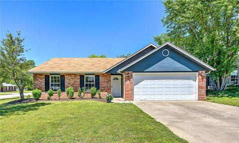 4494 W Patrick St, Fayetteville, AR 72704