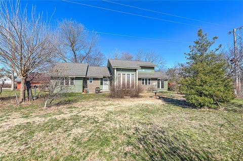 2724 Powell St, Springdale, AR 72764