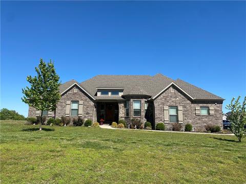 14860 Tikaani Dr, Siloam Springs, AR 72761