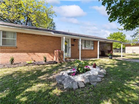 1106 Rhodes Ave, Springdale, AR 72764