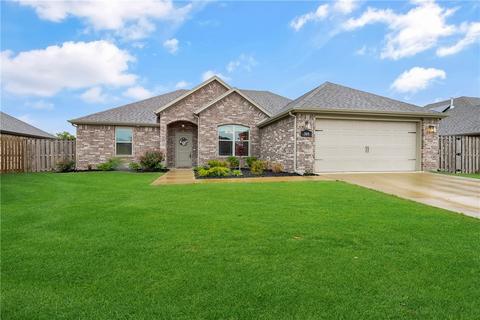 369 N Otoe St, Farmington, AR 72730