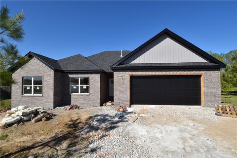 601 Eagle Dr, Gravette, AR 72736