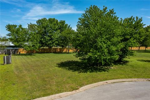 S Liberty Drive, Fayetteville, AR 72701